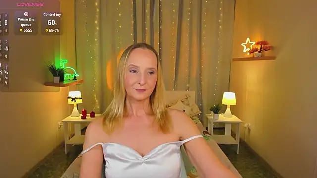 ScarlettPalmer online show from 15, 3, 2026