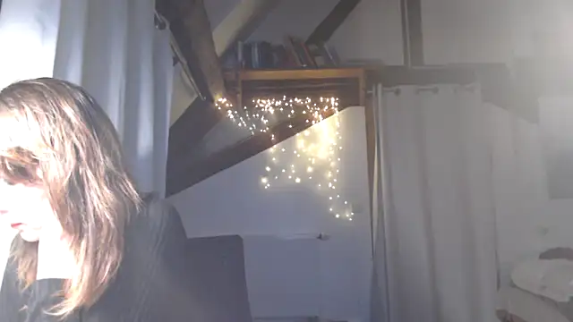 MissDyannis online show from 10, 4, 2026