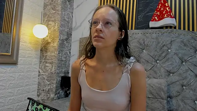 Snapshot of Salome_cruxx chatting on 21, 11, 2025 Salome cruxx online show from 21, 11, 2025