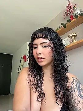 SugarTroubl33 online show from 4, 4, 2026