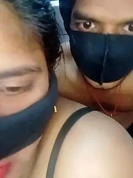 hot couple 000 online show from 5, 12, 2025