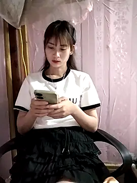 Em xinh01 online show from 11, 4, 2026