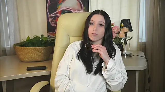 Snapshot of LorriCulpit chatting on 29, 10, 2025 LorriCulpit online show from 29, 10, 2025