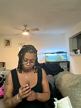 Snapshot of bbbdent chatting on 30, 10, 2025 bbbdent online show from 30, 10, 2025