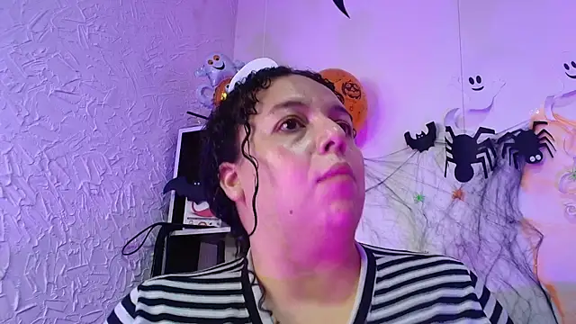 Snapshot of Natasha_Amber chatting on 30, 10, 2025 Natasha Amber online show from 30, 10, 2025