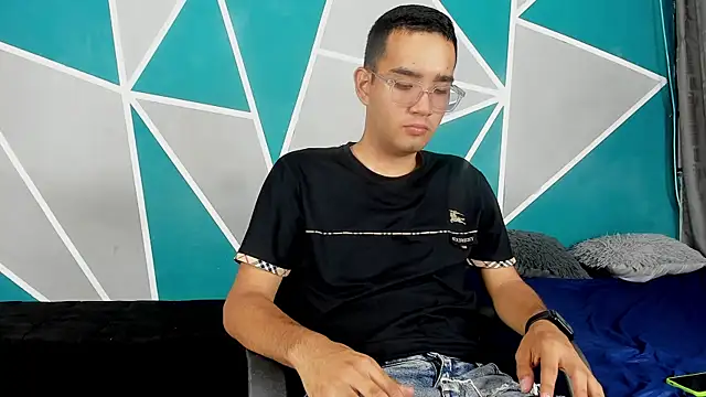 kenny boy23 online show from 28, 10, 2025