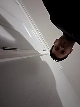 maik05262 online show from 28, 10, 2025