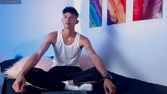 KamiSuarez online show from 11, 4, 2026