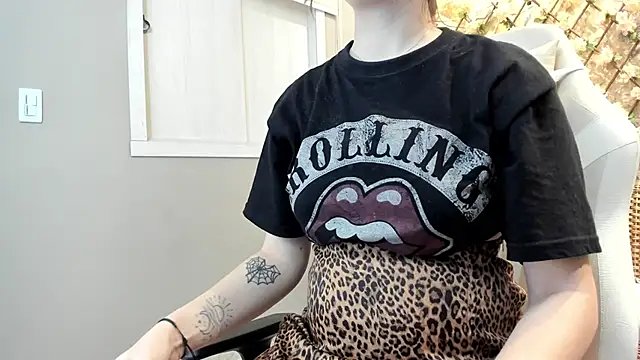 DakotaRussell  online show from 1, 12, 2025