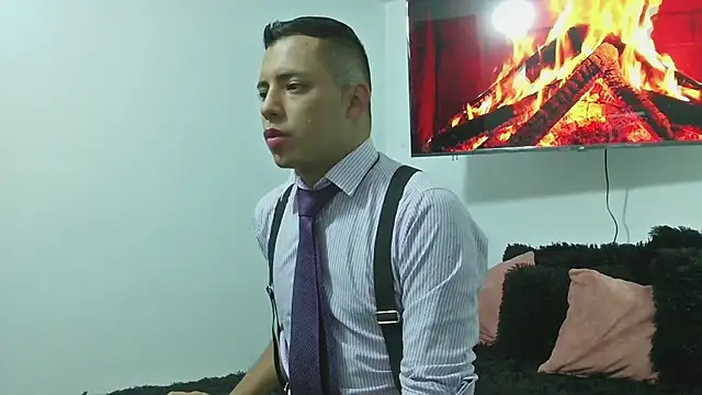 Snapshot of Mike_Fetiche chatting on 13, 11, 2025 Mike Fetiche online show from 13, 11, 2025