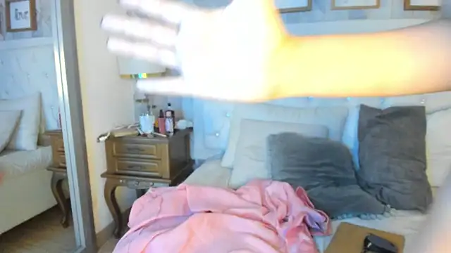 scarlett thompson 7 online show from 10, 11, 2025