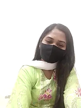 Green LaDY66 online show from 10, 11, 2025