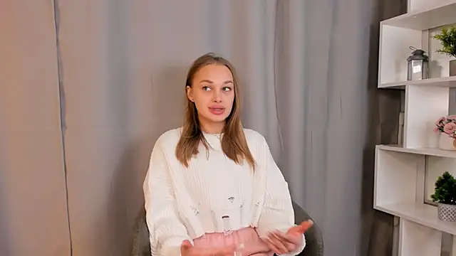 Snapshot of SlyviaCrapo chatting on 29, 10, 2025 SlyviaCrapo online show from 29, 10, 2025