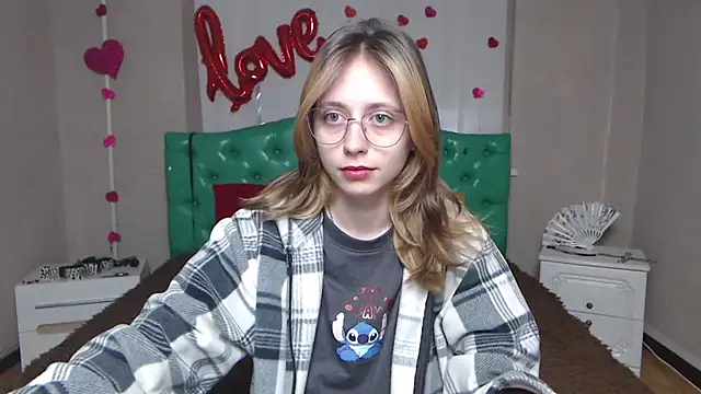 TracyLll online show from 25, 2, 2026