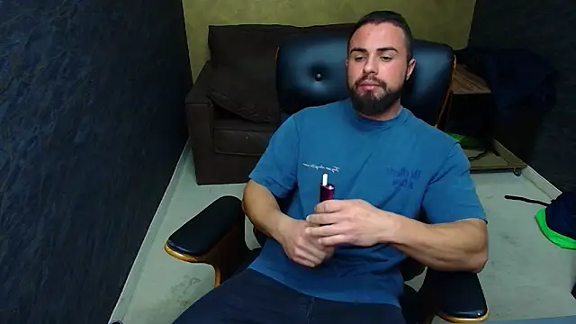 Snapshot of HayesWood chatting on 31, 10, 2025 HayesWood online show from 31, 10, 2025