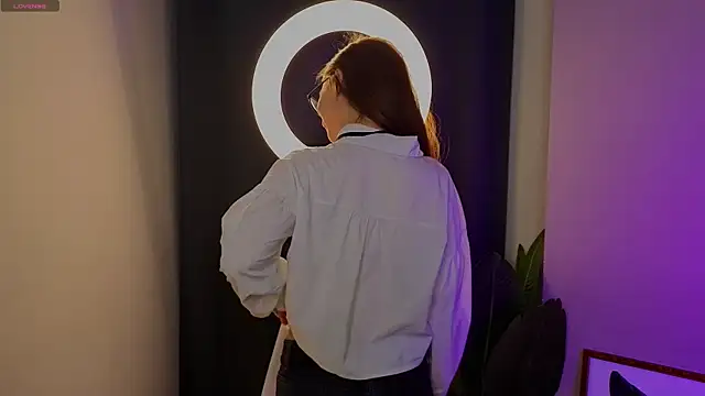 LauraHansil online show from 15, 4, 2026