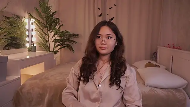 Snapshot of LeanoraBierod chatting on 30, 10, 2025 LeanoraBierod online show from 30, 10, 2025