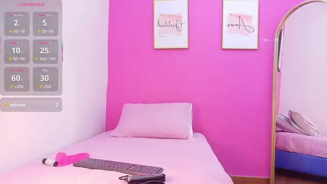 miss-Ortiz online show from 12, 11, 2025