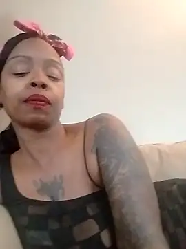 TasteTheeHoneyy online show from 31, 10, 2025