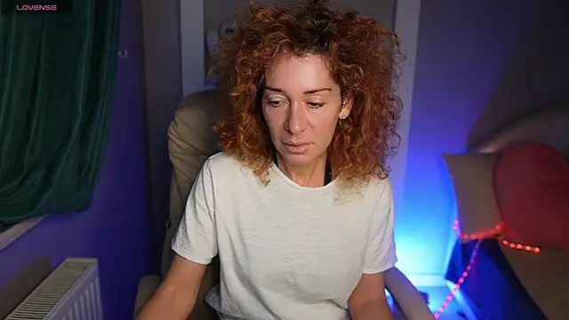 Snapshot of SophieTynes chatting on 14, 11, 2025 SophieTynes online show from 14, 11, 2025