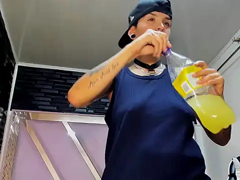 Snapshot of SubGirlRs chatting on 30, 10, 2025 SubGirlRs online show from 30, 10, 2025