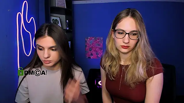 lisa dark  online show from 24, 4, 2026