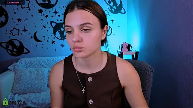 lisa dark  online show from 13, 6, 2026