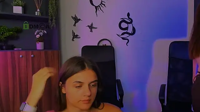 lisa dark  online show from 20, 7, 2026