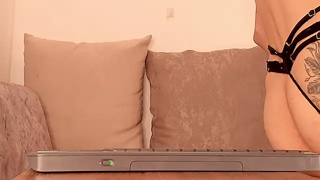 Megan Mill online show from 12, 4, 2026