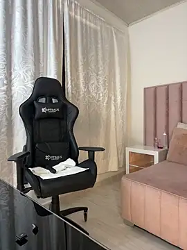 Natural BIGASS Nina online show from 18, 4, 2026