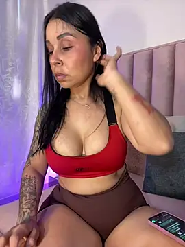 Snapshot of Natural_BIGASS_Nina chatting on 26, 5, 2026 Natural BIGASS Nina online show from 26, 5, 2026