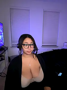 Snapshot of minha_baby chatting on 2, 11, 2025 minha baby online show from 2, 11, 2025