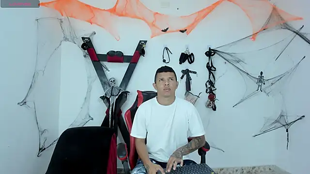 Steven19 LatinBoy online show from 30, 10, 2025