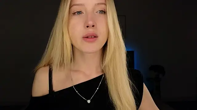 Snapshot of adele_armass chatting on 23, 5, 2026 adele armass online show from 23, 5, 2026