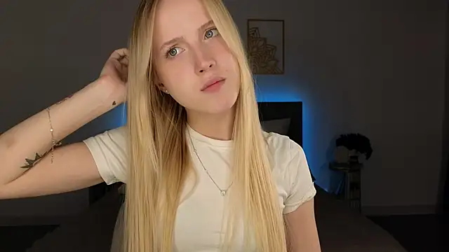 Snapshot of adele_armass chatting on 26, 5, 2026 adele armass online show from 26, 5, 2026