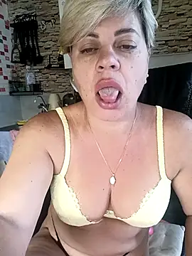 Snapshot of MilkySky chatting on 18, 3, 2026 MilkySky online show from 18, 3, 2026