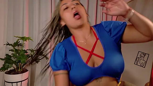 Zara Nova online show from 16, 2, 2026