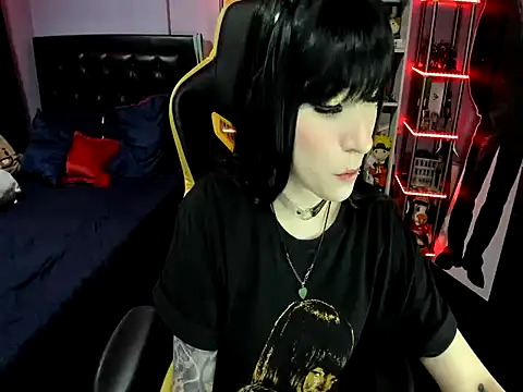 Snapshot of Yummy_dark chatting on 30, 10, 2025 Yummy dark online show from 30, 10, 2025