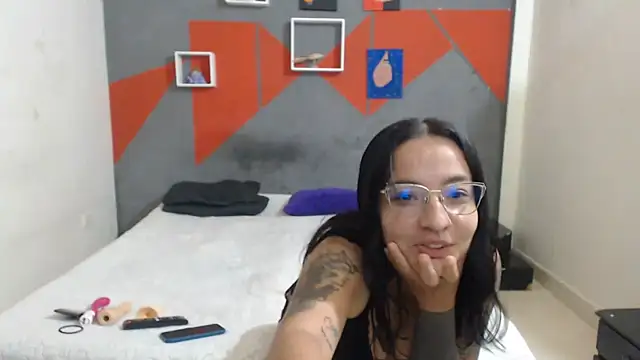 Girlbigtits online show from 4, 11, 2025