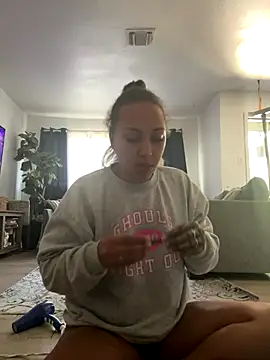 prettylildes online show from 5, 11, 2025