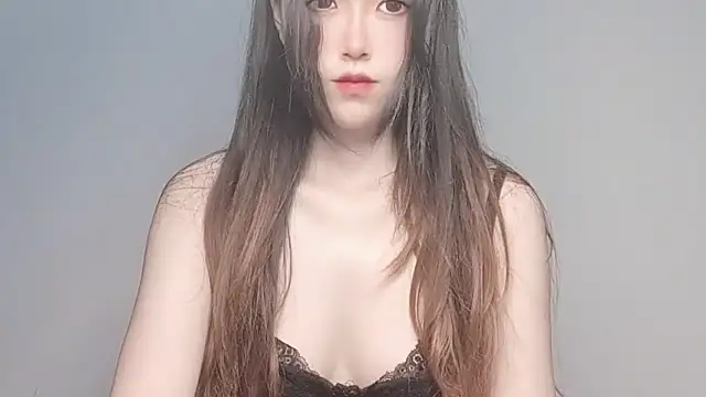 JuliaNoir online show from 5, 6, 2026