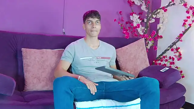 AlessioVitale online show from 26, 11, 2025