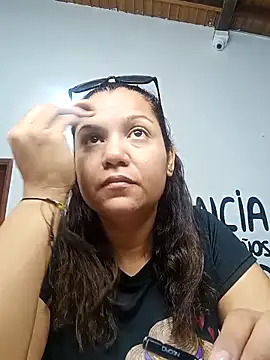 Samaraa Lee online show from 10, 11, 2025