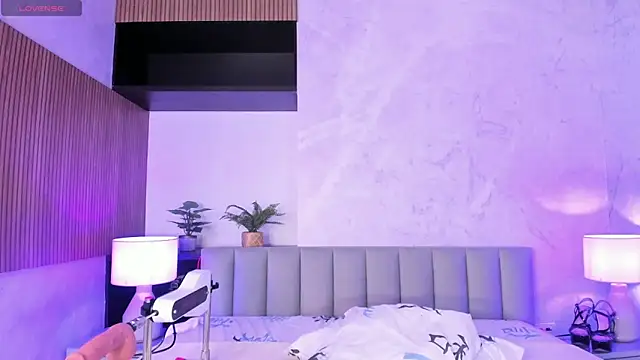 Snapshot of Charlote_masson chatting on 15, 4, 2026 Charlote masson online show from 15, 4, 2026