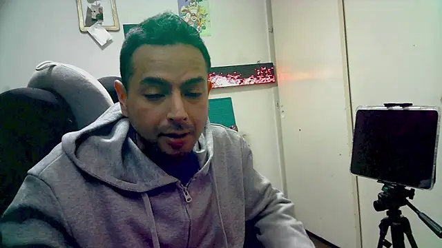 YoungStallionXL online show from 25, 2, 2026