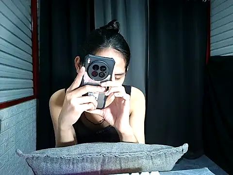 xwildflowerx online show from 21, 12, 2025