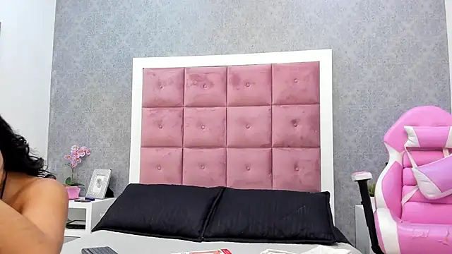 ailenaranda online show from 24, 11, 2025