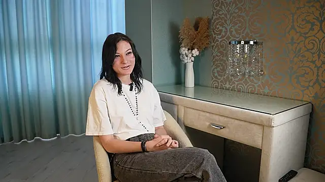 Snapshot of DawnaSeres chatting on 5, 11, 2025 DawnaSeres online show from 5, 11, 2025