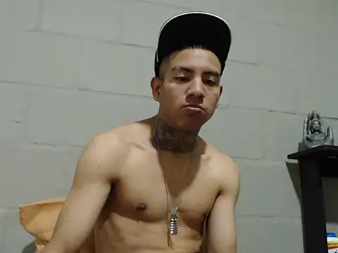 Snapshot of Strongercock chatting on 2, 11, 2025 Strongercock online show from 2, 11, 2025