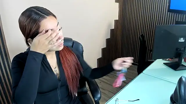 desk desire online show from 17, 12, 2025